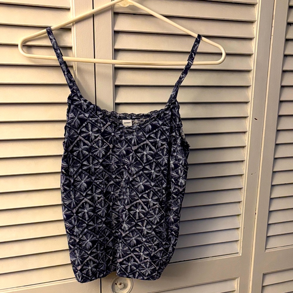 *3/$10* Old Navy Women’s Navy and White Patterned Top. Size XS
